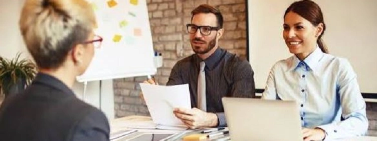 Kapan Waktu Tepat Merekrut Tim Pertama Anda?